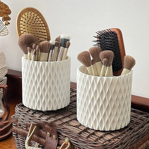 Rotating makeup brush storage box, lipstick makeup pen holder, dressing table, makeup stand, light and compact, girls' favorite